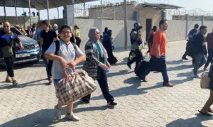 Mais 599 estrangeiros são autorizados a deixar Faixa de Gaza