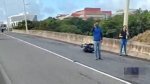 Acidente deixa motociclista ferido na Avenida Orlando Gomes