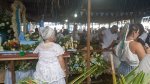 Rainha das Águas atrai dezenas de fiés ao Rio Vermelho