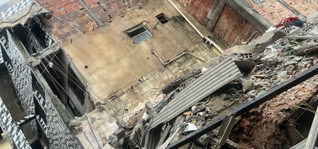 148466predio de quatro andares desaba no bairro de sao caetano 3