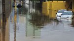 Casas e ruas alagadas pelas chuvas em Salvador