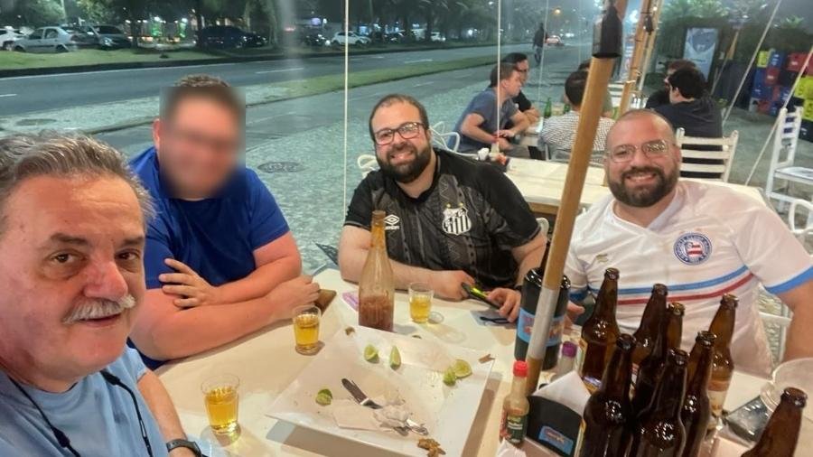 medicos tiraram selfie poucos antes do ataque a tiros no quiosque 1696511294509 v2 900x506