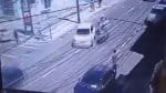 Vídeo: motorista atropela policiais em Salvador e foge