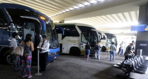 Bahia: lei obriga oferta de assentos para crianças em ônibus