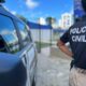 Suspeita de extorquir homem que caiu de hotel em Pernambués é presa