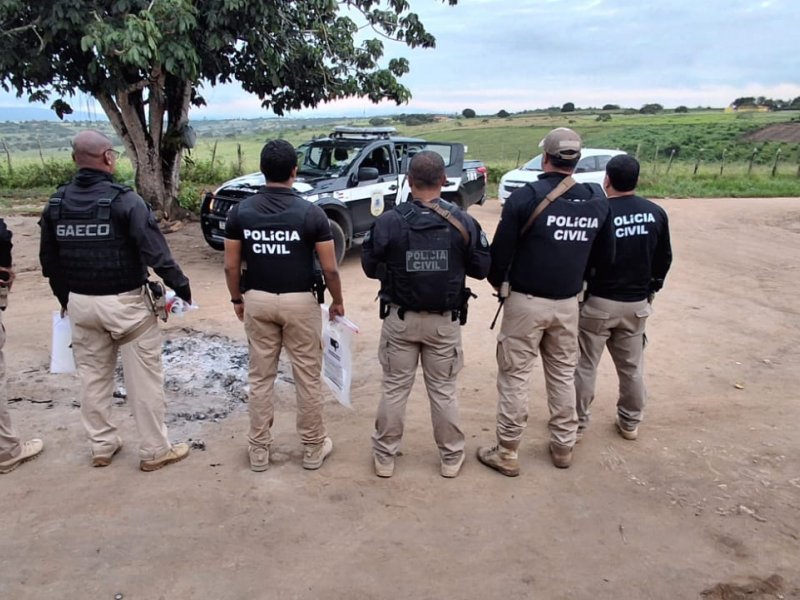 PF faz operação contra policiais do Conjunto Penal de Feira de Santana
