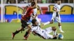 Vitória perde no finalzinho do jogo
