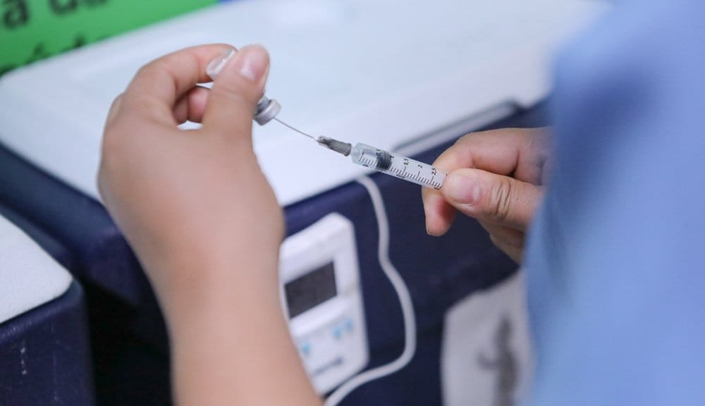 19.02 Salvador inicia vacinacao contra Dengue. Lucas Moura Secom PMS. 7 1