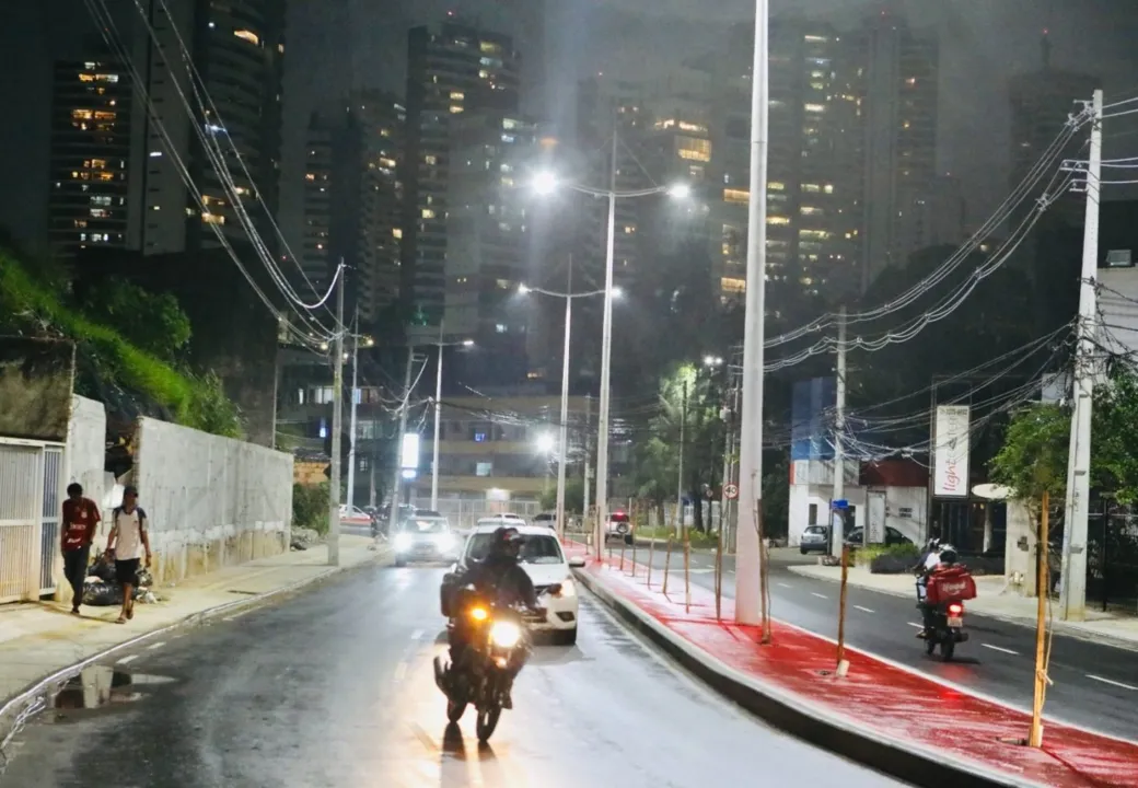 Prefeitura moderniza iluminação do Rio Vermelho