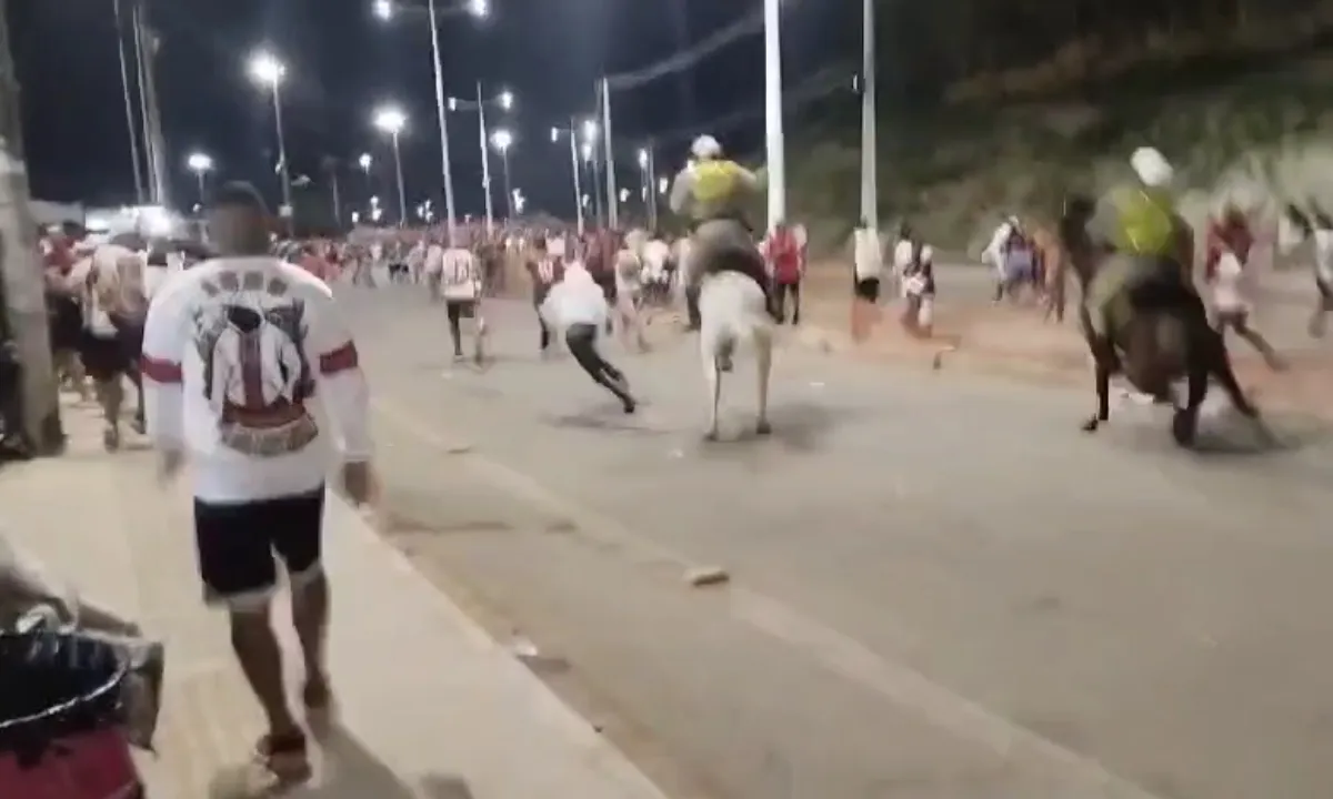 Vídeo: torcedores protagonizam pancadaria no Barradão