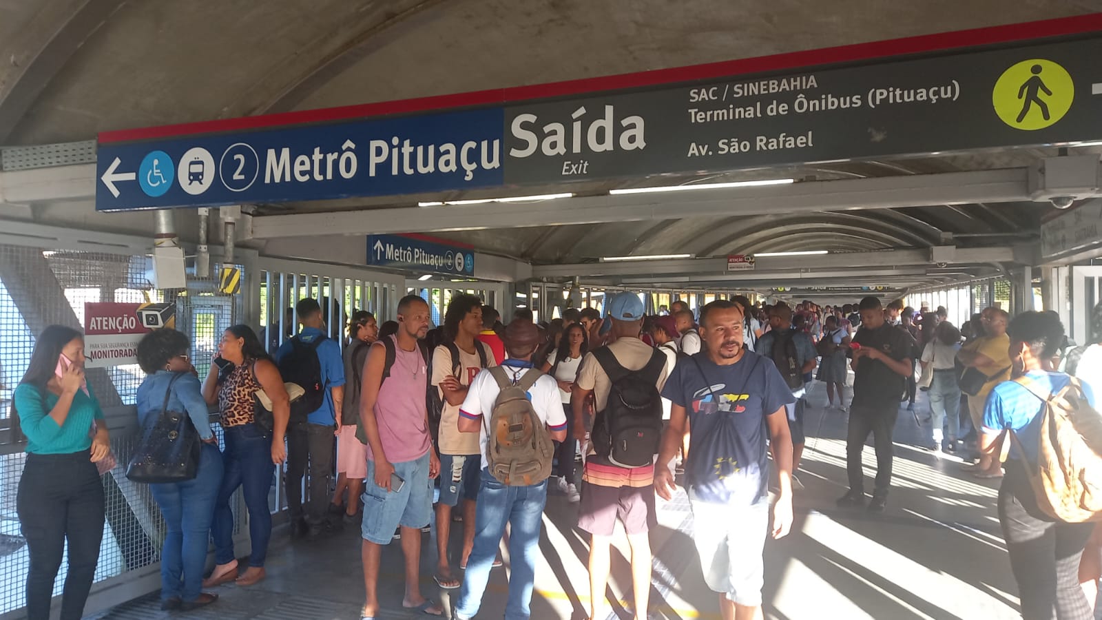 Linha 2 do Metrô volta a operar em Salvador
