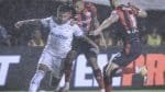 Em jogo polêmico, Vitória cede empate