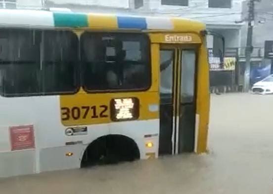 onibus alagamento 1