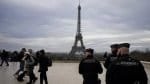 Torre Eiffel é evacuada após incêndio