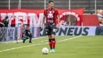 Com Barradão encharcado, Vitória estreia com empate no Baiano