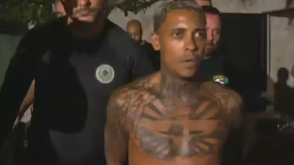 1708205670 mc poze do rodo e preso por ligacao com trafico policia apreende carro de r 1 milhao