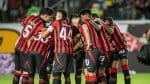 Vitória perde confronto direto e volta ao Z-4 do Brasileirão