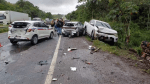Engavetamento com oito veículos deixa um ferido na BR-324