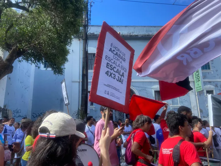 Protestos vaias e mais veja o que rolou no desfile0133269101202507021314 1