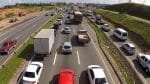 Mulher morre em engavetamento na BR-324