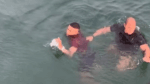 Suspeito de tráfico é detido dentro do mar de Canta Galo