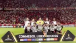 Flamengo atropela o Inter e avança às quartas da Libertadores