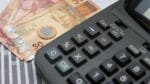 Mercado reduz previsão da inflação, mas índice segue acima da meta