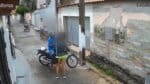 Vídeo: dupla cerca e assalta mulheres em Mussurunga