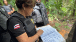 Polícia localiza caderno do tráfico após apreensão de fuzis em Camaçari