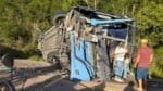 Colisão entre ônibus e caminhão deixa dois mortos e 22 feridos na Bahia