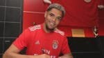 Vitória acerta contratação de centroavante