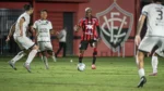 Com derrota na estreia, Vitória amarga lanterna do grupo