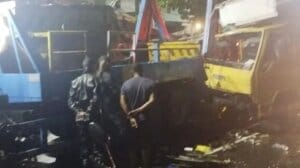 Gari morre esmagado por contêiner durante coleta de lixo em Salvador