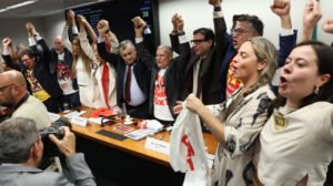 PEC do fim da escala 6×1 é aprovada pela Câmara dos Deputados