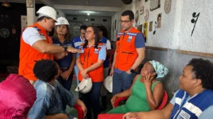 Prefeitura presta apoio a moradores após desabamento de prédio em Pirajá