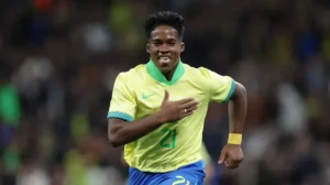 Endrick não entra contra o Marrocos e Ancelotti foge do assunto