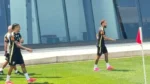 Recuperado? Neymar participa de treino com elenco pela primeira vez