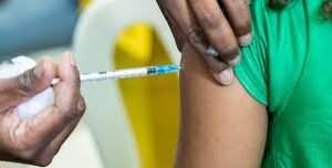 Jovens de 15 a 19 anos terão mais prazo para se vacinar contra HPV