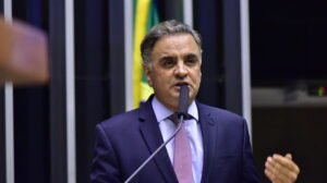 Aécio Neves descarta candidatura à Presidência e PSDB mira eleições de 2030