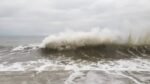 Ondas podem chegar a 2,5 metros entre Salvador e Maceió nos próximos dias