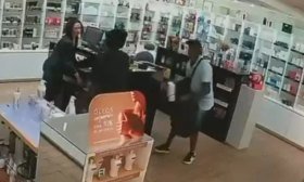 Adolescentes que assaltaram loja em shopping somam 34 passagens pela polícia