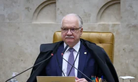 Fachin suspende decisões e mantém Andrei Rodrigues no comando da PF