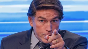 Aluguel de peruca do filme de Bolsonaro custou R$ 10 mil