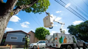 Salvador terá desligamentos programados de energia em setembro; confira bairros, horários e ruas