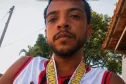 Suspeito atrapalhado foge da PM pelo telhado e acaba morto